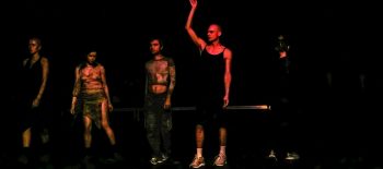 alex_baczynski-jenkins-_untitled_holding_horizon_-_2018__performance_at_teatro_do_bairro_alto-_lisbon-_2023__courtesy_th.2000×0