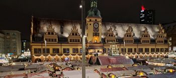 2023-12 SPEZIAL Weihnachtsmarkt im Schnee 1_strona