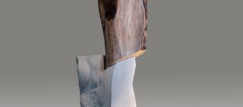 Paweł Jach, Ikar, 2025, mramor (Sławniowice), dřevo, 1400 × 500 × 450 mm