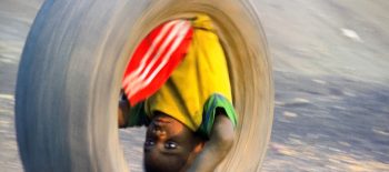 251103_2025-presse_Childrens Games_La_roue_c_Francis Alys_print